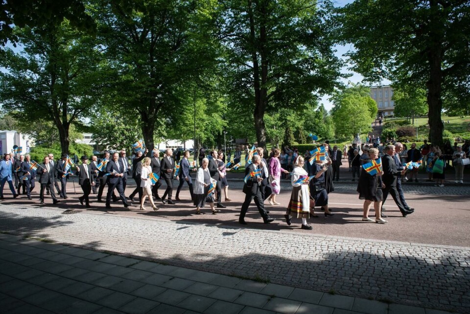 Förutom lagtingets traditionella uppvaktning vid Julius Sundbloms staty blir det en sommarfest på Torget när Ålands självstyrelse i dag fyller 101 år. Förutom lagtingets traditionella uppvaktning vid Julius Sundbloms staty blir det en sommarfest på Torget när Ålands självstyrelse i dag fyller 101 år.