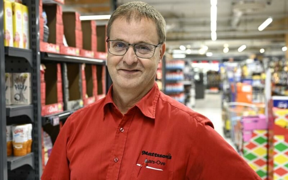 Lars-Ove Rosenqvist har kunnat utöka livsmedelssortimentet med 3.000 produkter efter att avdelningen utökats rejält.Foto: Robert Jansson