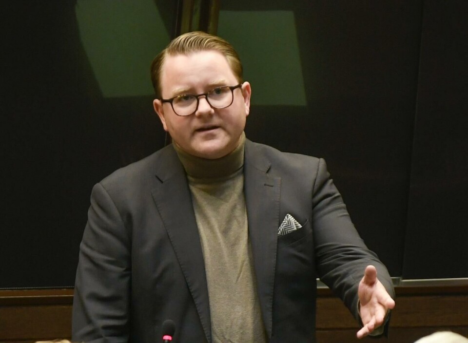 Alfons Röblom säger att partiets beslut inte bara handlar om inflytande, utan om att kunna driva en klimatpolitik värd namnet. 140922 , 14092022 , 20220914 , Lagting , lagtinget , plenum , plenisal , politiker , politik , Alfons Röblom , Hållbart Initiativ (HI)