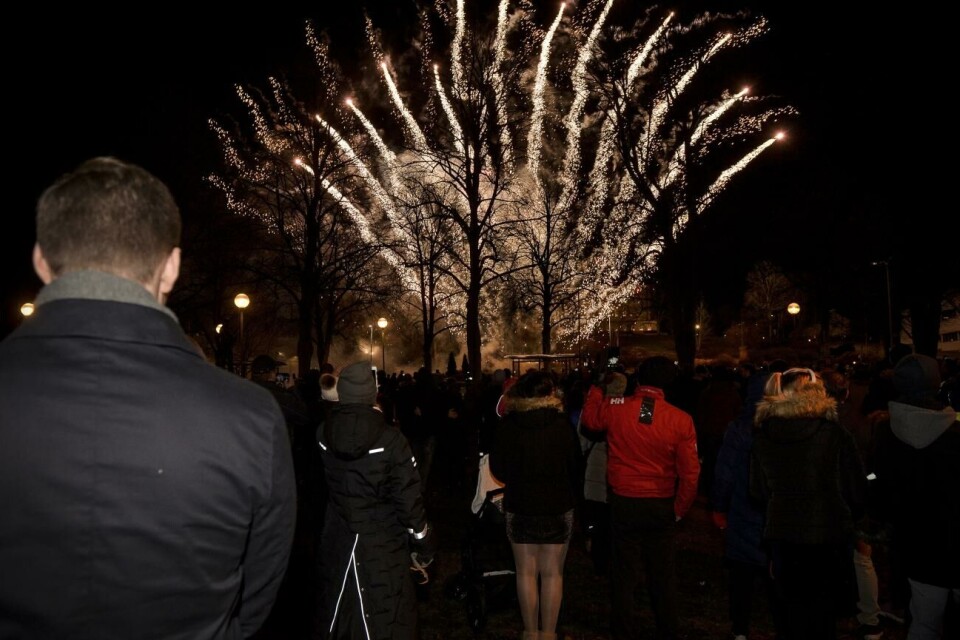 Det blir inga fyrverkerier på torget i år. Nyårsfyrverkerier.
