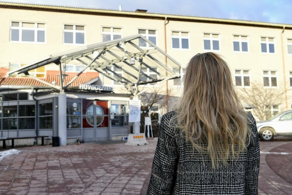 Offer för sexuellt våld fångas upp av ett nyinrättat stödcenter på ÅHS. Ålands hälso- och sjukvård planerar att se över sina riktlinjer för infertilitetsbehandling först i höst. Då har det gått två år sedan en åländsk kvinna första gången sökte hjälp, men nekades då hon är ensamstående. Trots flera anmälningar, bland annat till JO, tvinga hon vänta. Bilden är en grenrebild.