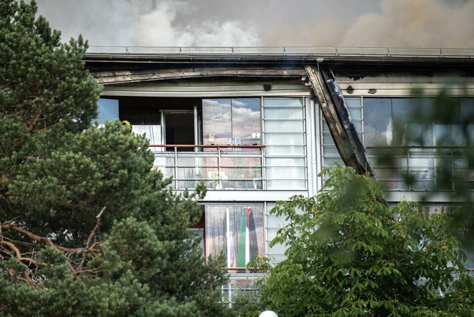 Den 2 juli spred sig en brand i ett lägenhetshus på Doppingvägen.