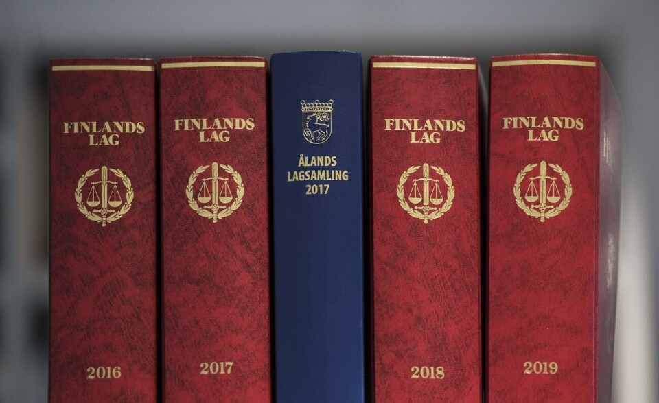 Behandlingstiden i HFD har kortats med nästan en månad. Lagböcker, lag, Finlands lag, Ålands lagsamling *** Local Caption *** @Bildtext:Den åländska lagstiftningsbehörigheten lär knappast växa särskilt mycket med självstyrelserevisionen. Men det finns utrymme att förbättra kvaliteten.@Foto:Foto: Daniel Eriksson