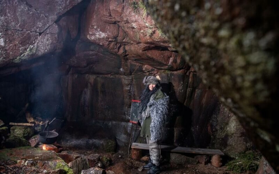 I Krogstad finns en alldeles egen och unik grotta. Med lite tur träffar man trollet där. Eller åtminstone Lotta Baarman utklädd till troll.Foto: Hülya Tokur-Ehres