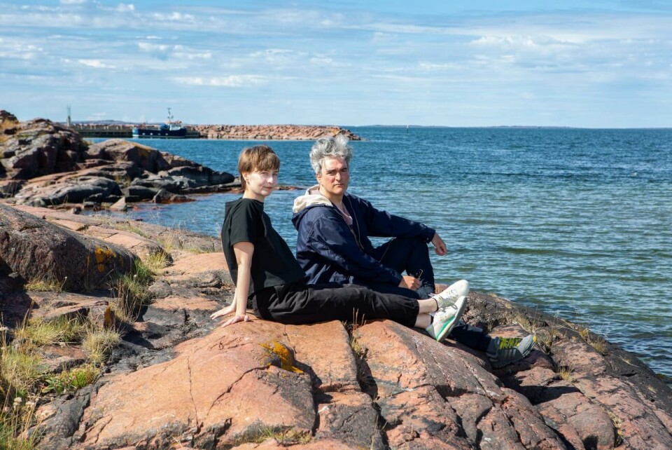 De vill experimentera med ljud i en podcast om Åland Agniezka Pokrywka, Humberto Dugue, konstnärer, konstnärs stipendiater, Eckerö post och tullhus, hav och klippor, Cajsa Borgström