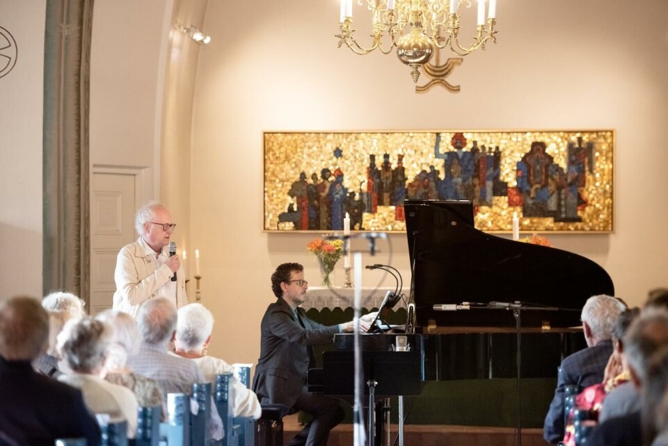 Bengt Forsberg tillsammans med Peter Friis Johansson spelade fyrhändigt piano i verket ”Slaviska danser”.