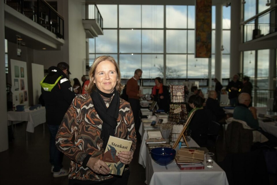 Marlene Lindbäck beskriver enligt recensenten Åland som en paradisö. Marlene Lindbäck, författare, Bokmässa, Alandica *** Local Caption *** @Bildtext:Marlene Lindbäck kommer nu med sin andra roman Stenskott, en fristående fortsättning på den första romanen Stjärnhus.