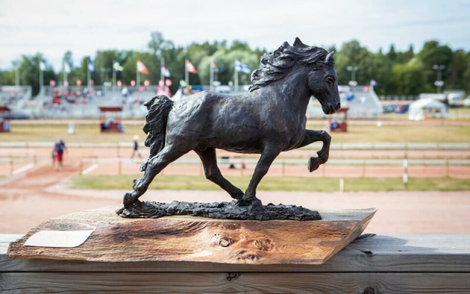 pris, staty, lava staty pris, islanshst, konstverk, travbanan, NM islandshstar, Cajsa BorgstrmFoto: CajsaSofie Borgstrom