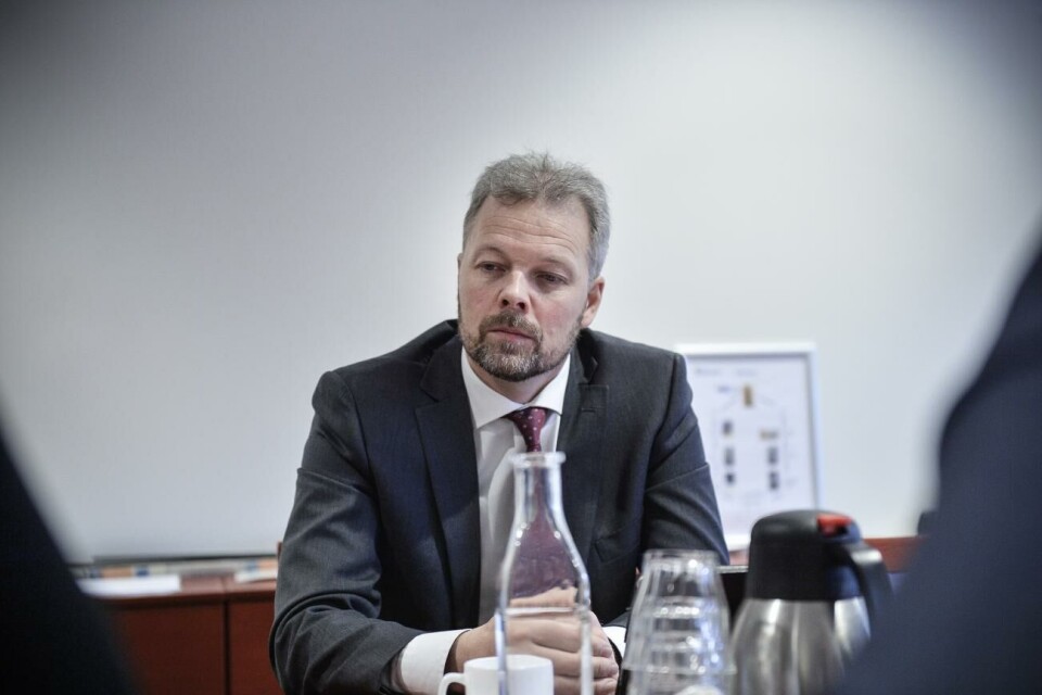 Mika Nordberg (MSÅ), var ministern som beställde elhybridfärjan. han säger att det fanns stöd i lagtinget hela vägen.