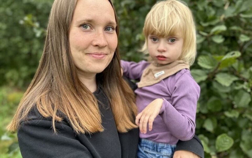 Erica Englund försöker göra det bästa av varje dag med de utmaningar som Lisas diagnos för med sig. I dag är hon glad att de inte fick reda på vad som väntade under graviditeten, det hade fört med sig mer oro då.Foto: