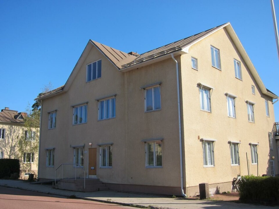 Klubbhuset Pelaren har sina lokaler på Strandgatan i Mariehamn.