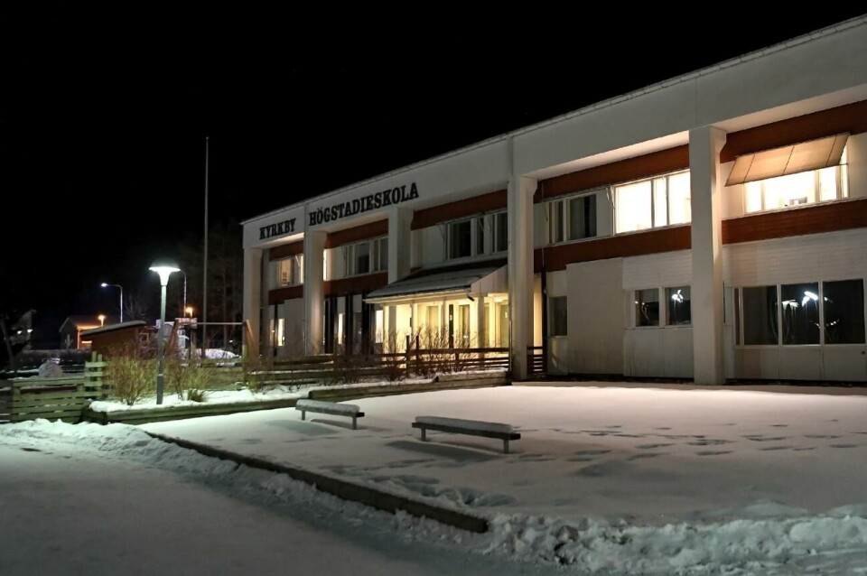 LR stänger alla högstadieskolor