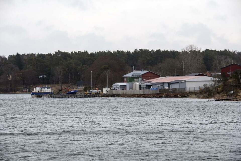 Nordic Trout Ab fick tillstånd av Regionförvaltningsverket i södra Finland för fiskodling i Gustavs vattenområden, och nu vill LR att tillståndet upphävs och görs om. På bilden Nordic Trouts verksamhet i Föglö. Nordic Trout Ab fick tillstånd av Regionförvaltningsverket i södra Finland för fiskodling i Gustavs vattenområden, och nu vill LR att tillståndet upphävs och görs om. På bilden Nordic Trouts verksamhet i Föglö. Daniel Eriksson