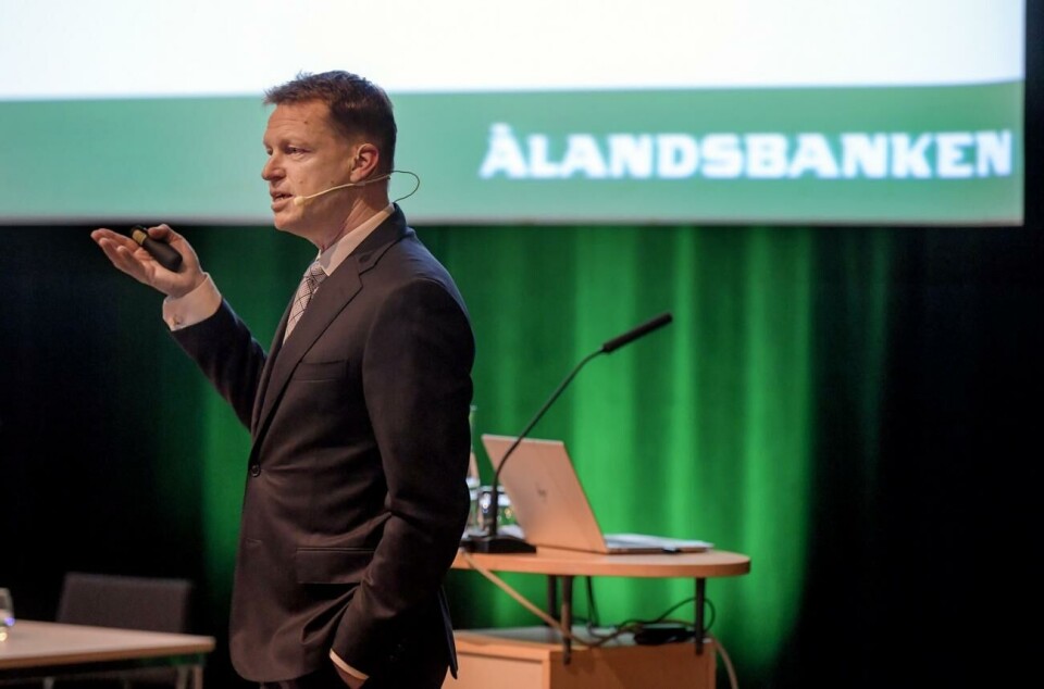 ”På två år har vi vuxit med 182 heltidstjänster. Det är en häftig expansion och den är driven av affärer”, säger Ålandsbankens vd Peter Wiklöf.