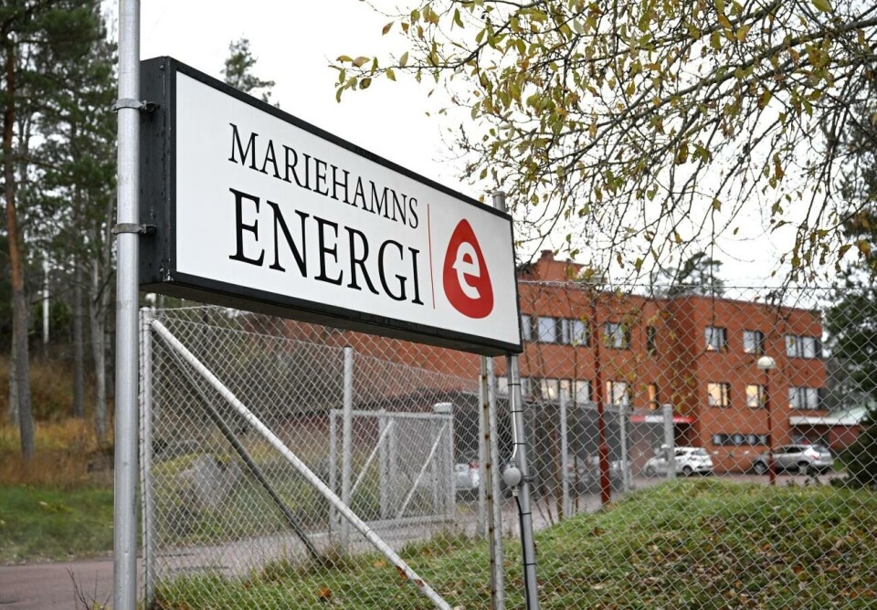 Mariehamns Energi redovisar ett positivt resultat tack vare att 2022 blev varmare än väntat, vilket resulterade i lägre produktionskostnader på fjärrvärmesidan. 301122 , 30112022 , 20221130 , Elverket ,Mariehamns energi , skylt