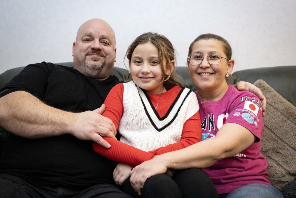 Kenneth ”Kenta” Sandvik, Lillan Sandvik och Marcela Sandvik är nu hemma igen efter flera veckor på sjukhus både på Åland och i Åbo.