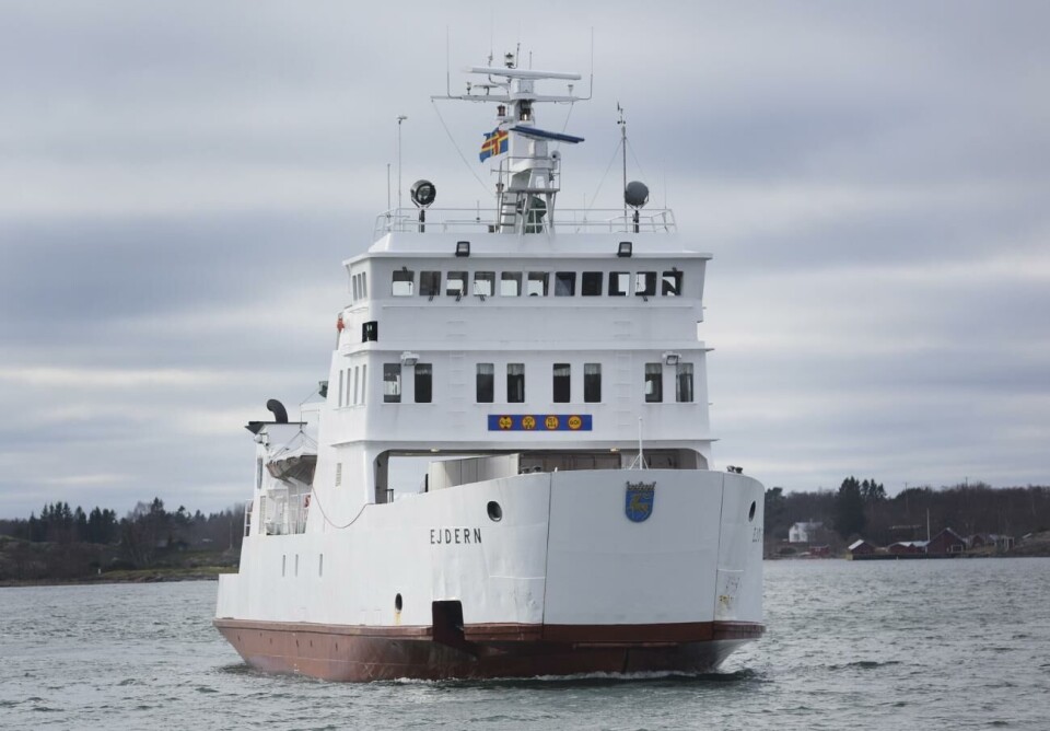 Ny ägare av ms Ejdern inleder trafiken under onsdagen Ms Ejdern, som nu ska trafikera på tvärgående linjen, har fått en ny ägare i Saariston Meritie Ab.Joakim Holmström