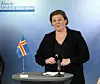 Civilminister Ingrid Zetterman (Lib) sade sig vara ”övertaggad” när hon fick presentera förslaget till lagstiftning för informationshantering i lagtinget. Hon citerade Idol-finalisten Tilde Westergård från Idoluttagningen i svenska TV4. Robert Jansson