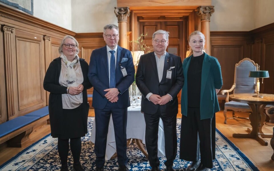 Nytt samarbete för grön korridor mellan Finland och Sverige Magdalena Bosson, vd Stockholms Hamnar, Erik Söderholm, vd för Åbo hamn, Jan Hanses, vd för Viking Line samt Clara Lindblom (V), ansvarigt borgarråd för Stockholms Hamnar, signerade ett partnerskap under tisdagen.