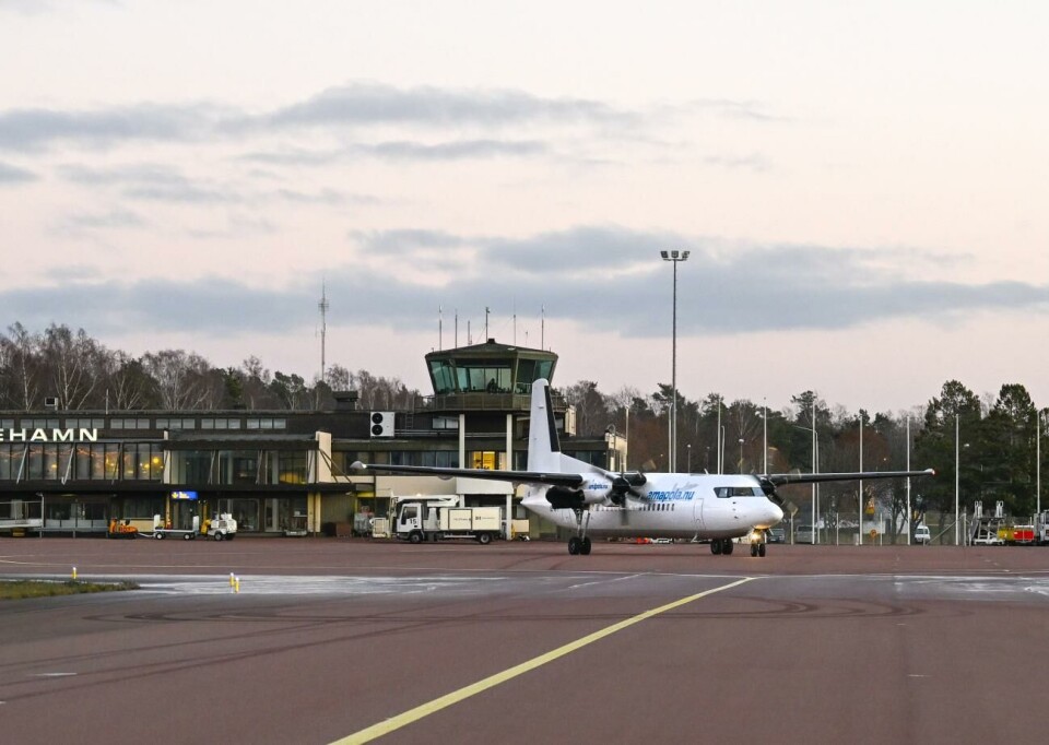 Sjuktransporterna till och från Åbo kan vara i farozonen om Amapola slutar flyga på linjen.