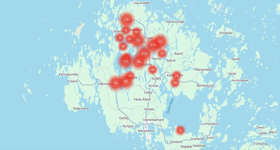 Skärmdump från Ålands elandelslags hemsida. De röda bollarna visar var avbrotten finns.