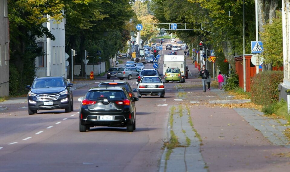 De första veckorna av skolstarten är polisen mera närvarande i trafiken vid skolorna. 071016 Ålandsvägen skall byggas om , trafik i Mariehamn,
