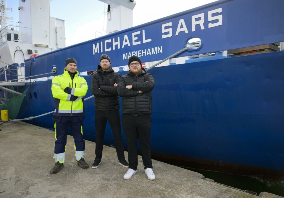John Strandvall, Jens Lind och Wilhelm Skoglund ifrågasätter om LR verkligen vill satsa på åländsk sjöfart.