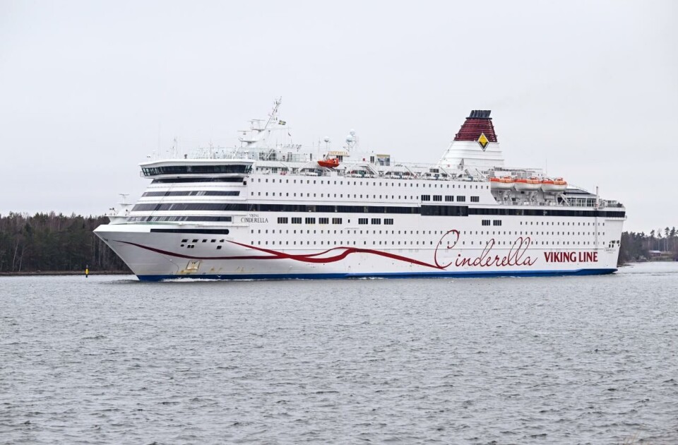 400 anställda påverkas när Cinderella byter rutt och flagg Sedan 2003 har ms Cinderella seglat under svensk flagg, men nu ska byta rutt och flaggas om till finsk flagg.