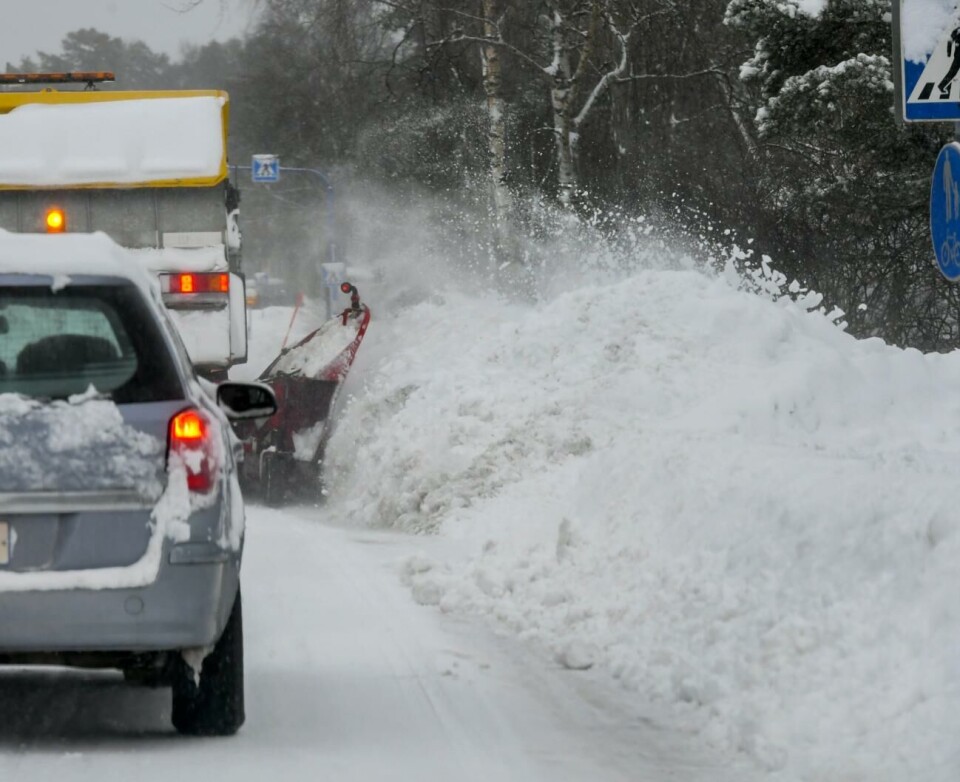 Staden vädjar: Bygg inte kojor i snöhögar Mariehamns stad varnar för att bygga kojor i snöhögar.