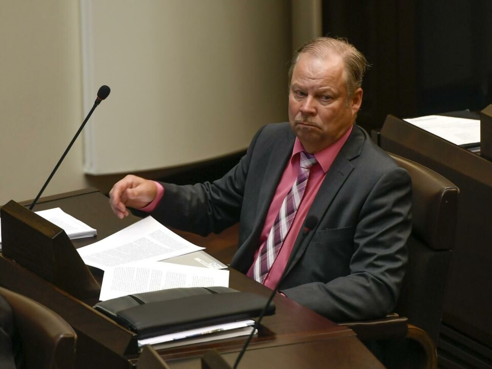 Lag- och kulturutskottets ordförande, Rainer Juslin (Lib), välkomnade visselblåsarlagen. 300920 , 30092020 , 20200930 , Lagting , lagtinget , plenum , plenisal , politiker , politik , Rainer Juslin (Lib) , Liberalerna