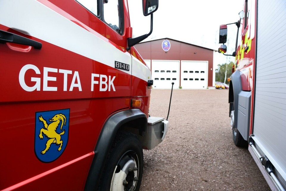 Stuga på holme i Geta har brunnit ner