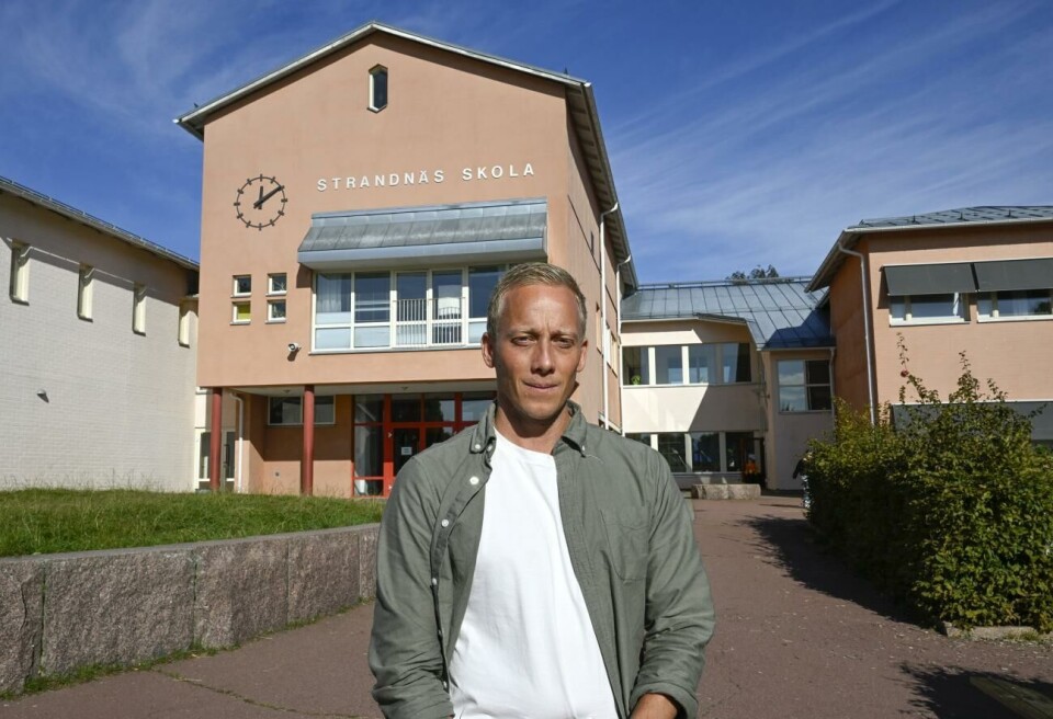 ”Strandnäs skola sticker ut i förhållande till Finland och det är vi supernöjda med”, säger rektorn Linus Blomster om PISA-resultatet.