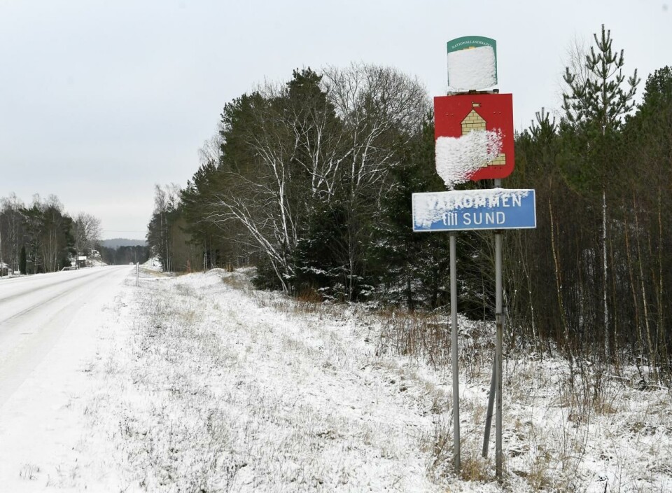 Räntekostnaderna har stigit med över 20.000 euro för kommunen. 050121 , 05012021 , 20210105 , Sund kommunskylt , kommun *** Local Caption *** @Bildtext:Sunds kommun budgeterar för ett underskott på 421.000 euro nästa år.@Normal:Foto: Robert Jansson