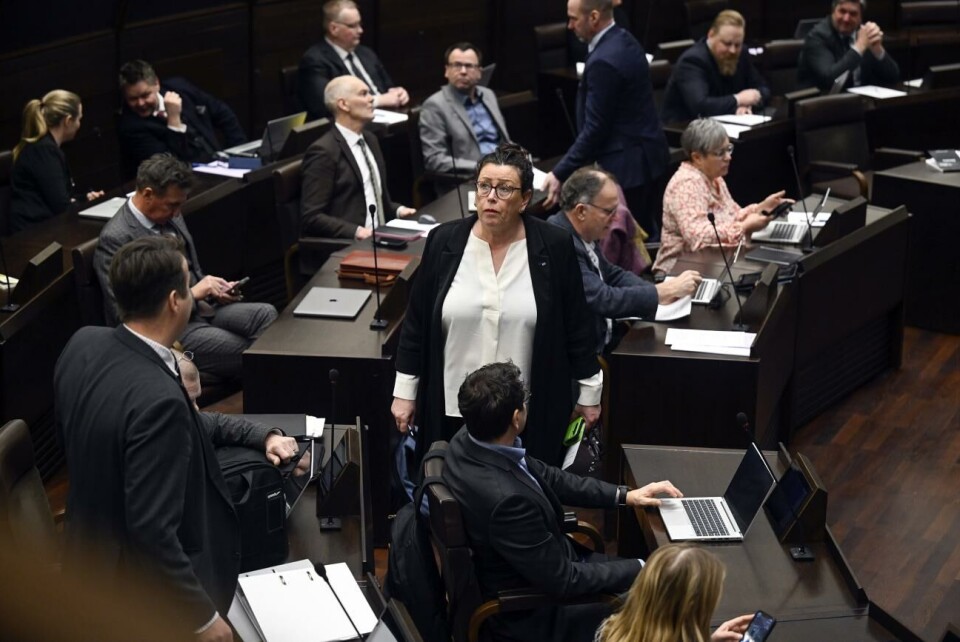 Hennes eget parti sätter press på henne om att avgå som talman, men själv säger Veronica Thörnroos (C) att hon nu behöver tid för att kunna fatta sitt eget beslut.
