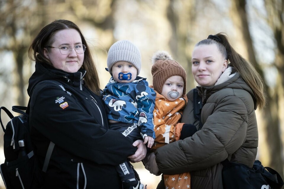Mammor på Åland visar sin vardag på Instagram Felicia Karlsson med sonen Theo och Kelly Owens med sonen Mateo.