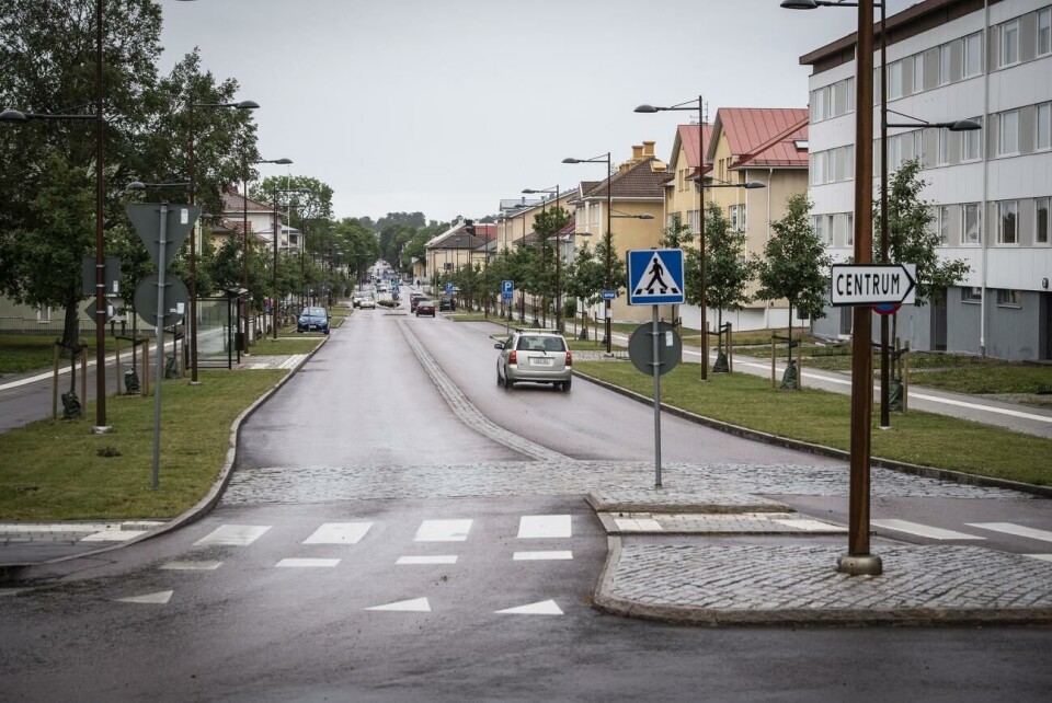 Sedan Ålandsvägen och Storagatan byggdes om har bilköerna ökat, enligt motionären. Mariehamn, trafik, Ålandsvägen
