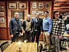 Obunden samlings lagtingsledamöter träffade Sverigedemokraternas riksdagsledamot Mattias Karlsson (i mitten) på Åland i helgen. På bilden från vänster Andreas Kanborg, Stellan Egeland, Mattias Karlsson, Marcus Måtar och Christian Wikström. Privat