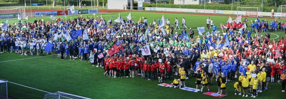Alandia cup är ett fantastiskt evenemang, men missen man gjorde i år när man höll invigningstalet enbart på finska är grovt. Inte bara visade man dåligt värdskap när man stängde ut andra språkgrupper utan man missade även det faktum att vi alla på Åland bär ansvaret för vår självstyrelse och vårt svenska språk. Alandia cup är ett fantastiskt evenemang, men missen man gjorde i år när man höll invigningstalet enbart på finska är grovt. Inte bara visade man dåligt värdskap när man stängde ut andra språkgrupper utan man missade även det faktum att vi alla på Åland bär ansvaret för vår självstyrelse och vårt svenska språk.