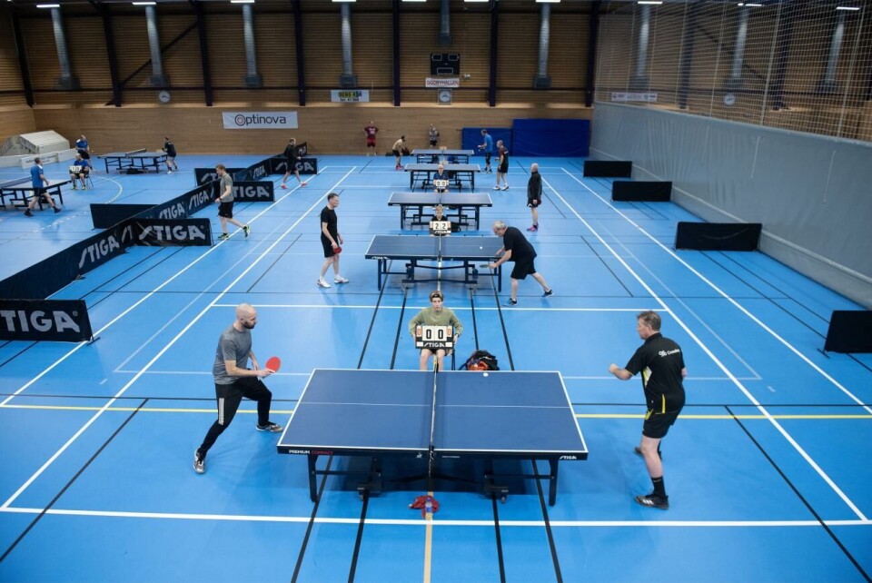 Matcherna avgörs i spel i bäst-av-14, så det var full rulle i Ålands idrottscenter. Pingis, Godyhallen