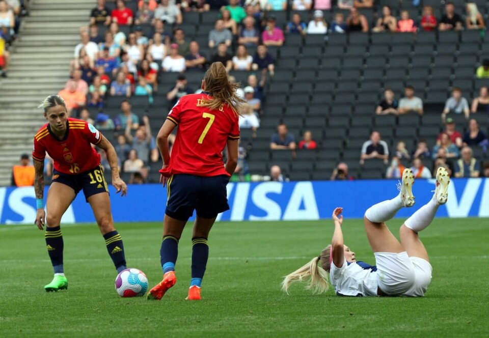 Adelina Engman spelade bara en halvlek mot Spanien. UEFA Women's Euro 20228.7.2022, Stadium MK, Milton Keynes.Espanja - Suomi / Spain v Finland