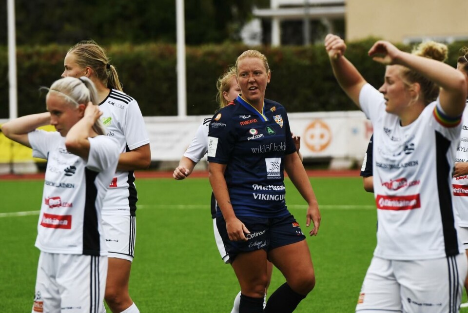 31-åriga mittbacken Anna Westerlund förlänger sitt kontrakt med Åland United. Foto: Daniel Eriksson