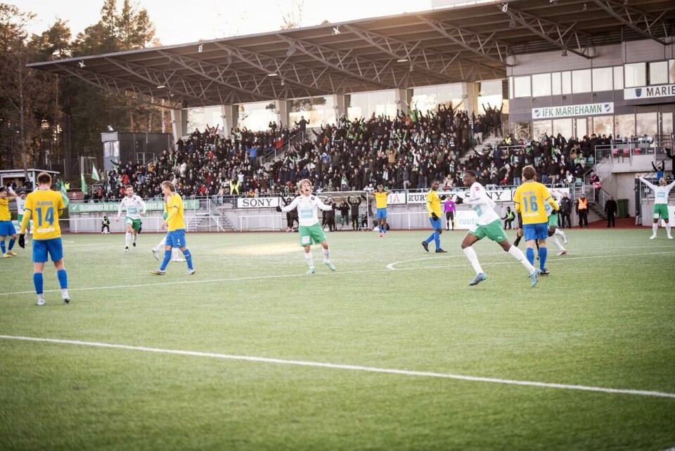 Robin Sid tackar alla som kom till WHA för stödet i den avgörande kvalmatchen.