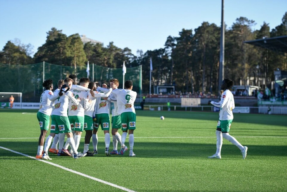 IFK vann borta mot division 2-laget PPJ och är därmed vidare till den femte omgången av Finlands cup. IFK Mariehamn-Fc Haka, WHA *** Local Caption *** @Bildtext:Hela IFK samlades för att jubla efter Timi Lahtis segermål.@Normal:Foto: Hülya Tokur-Ehres