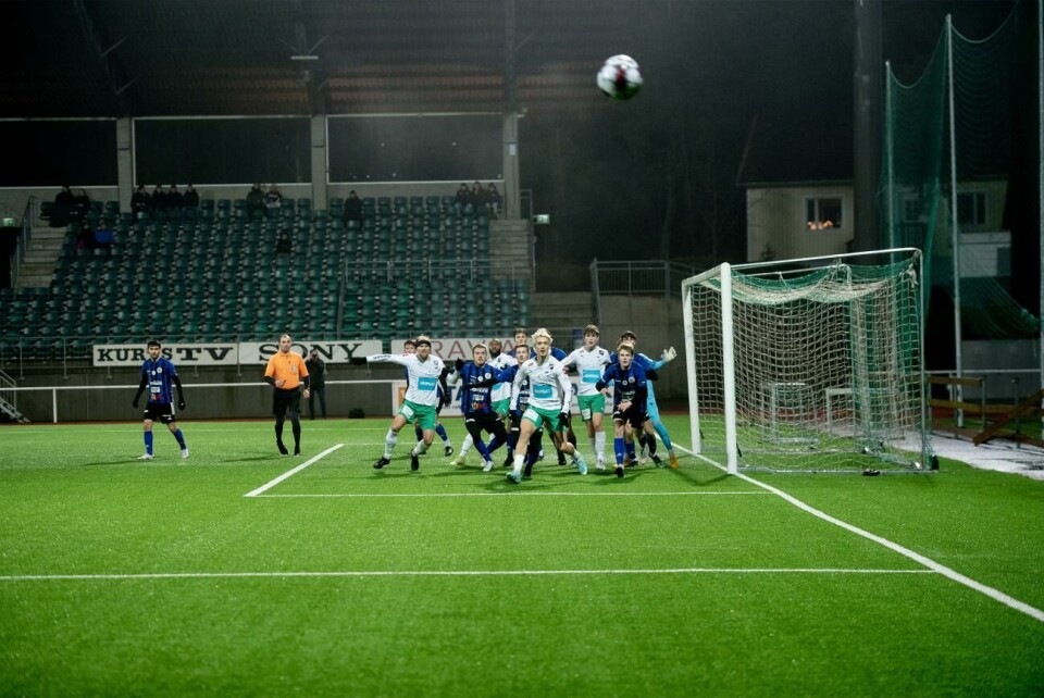 Under lördagskvällen möttes IFK och FC Åland i försäsongens första träningsmatch. Fotboll, WHA, IFK Mariehamn-FC Åland