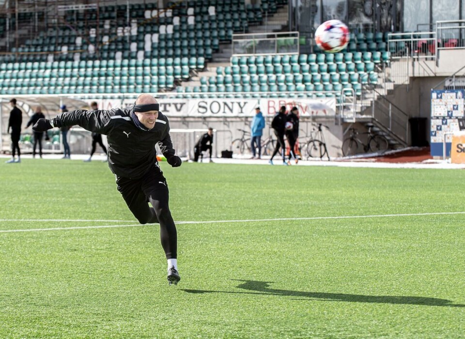 Lagkaptenen haltade av i Uleåborg Lagkaptenen Timi Lahti ska vara redo för spel i fredagens match mot FC Haka.