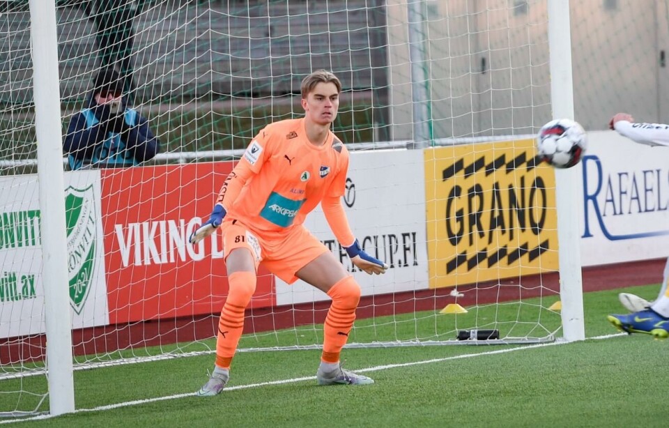19-årige Elmo Henriksson mot landlagsdebut för a-laget. Fotboll, Ifk Mariehamn - Oulu
