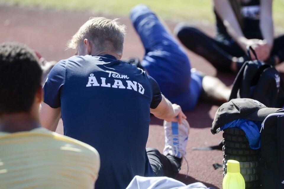 En oviss inomhussäsong väntar de åländska friidrottarna. Friidrott