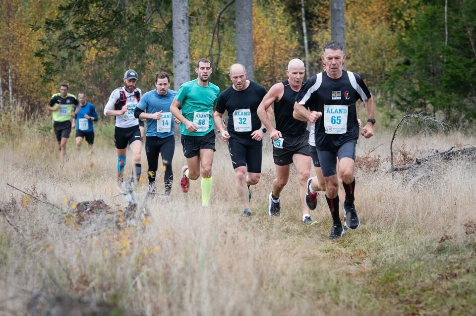 Kanonloppet avgörs för 57:e gången på lördag. Lars-Erik Åkerblom ligger i täten av den här gruppen.