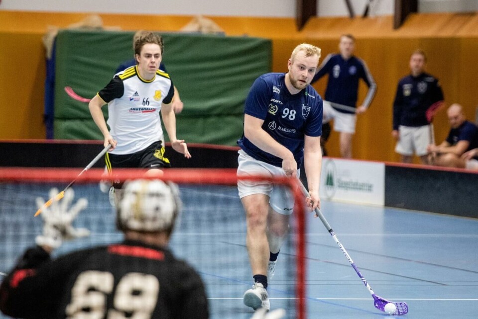 I och med förlusten får Fredrik Engström (bilden) och hans lagkamrater nu spela en rakt avgörande kvalmatch nästa helg.