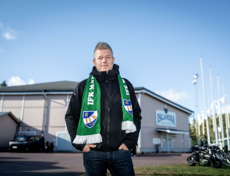 Håkan Strömmer ligger bakom de musikprojekt som nu renderat i fyra nya IFK hockey-låtar.